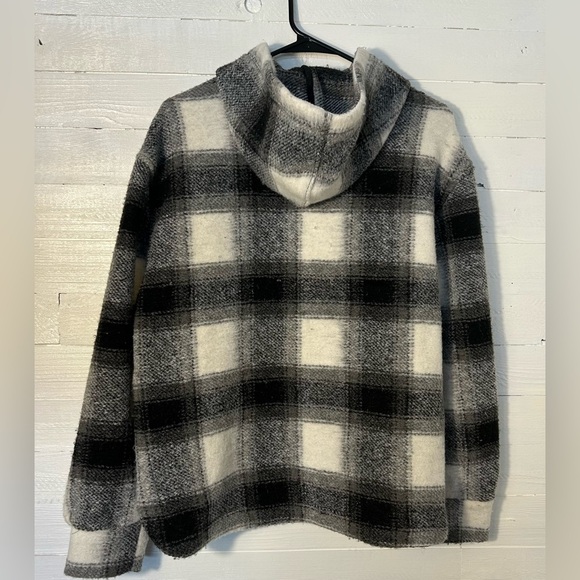 NWT Joie boxy plaid jacket, women’s size small. Black and white, cute hoodie! - Picture 3 of 6